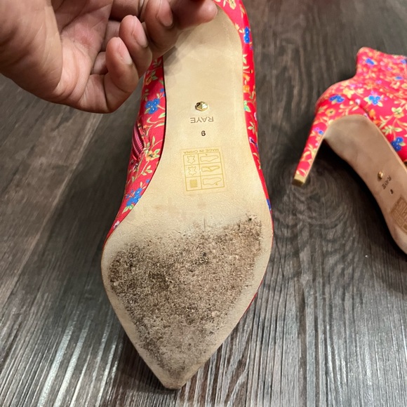 RAYE BOOTIE•MAGENTA WITH MULTI-COLORED FLOWERS•SIZE: 9 - Picture 4 of 15